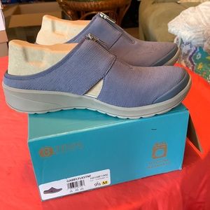 Bzees Womens Gabby Blue Round Toe Slip On Wedge Mules Shoes NWT size 9.5